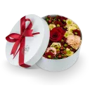 Box červených květin zavřený